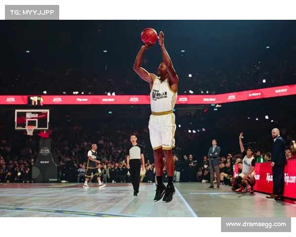 NBA得分王荣耀之路:历代巨星的得分传奇与背后的故事解析 NBA得分王荣耀之路:历代巨星的得分传奇与背后的故事解析